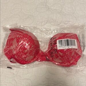 Victoria's Secret Very Sexy Red Lace Push-up Bra